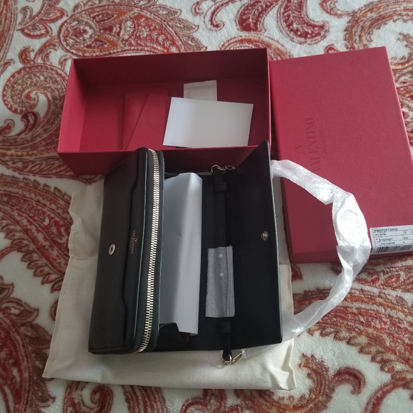 Valentino Wallet - Picture 2 of 2